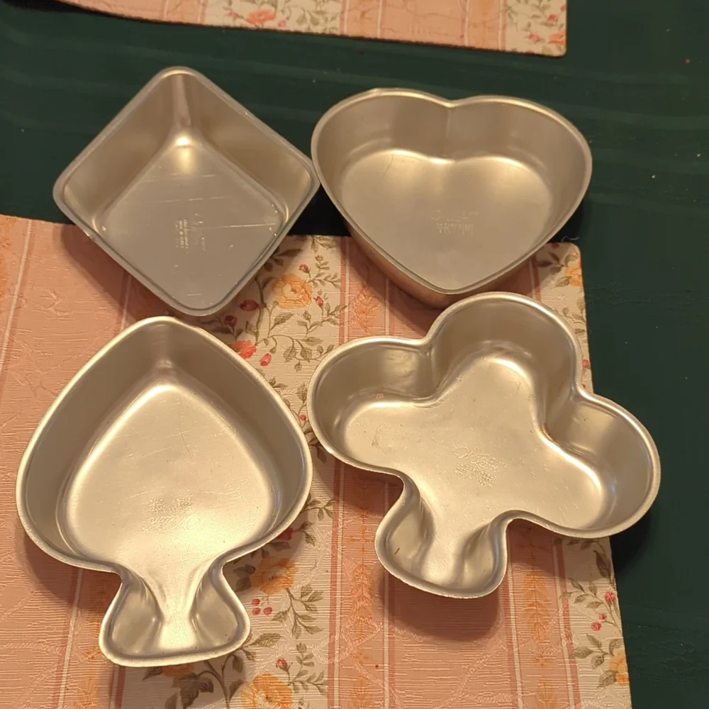 Wilton card symbol pans
